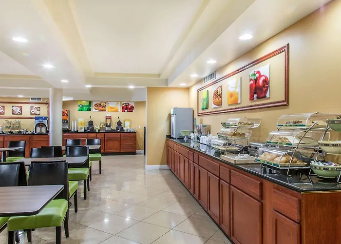 Quality Inn & Suites Middletown - Newport